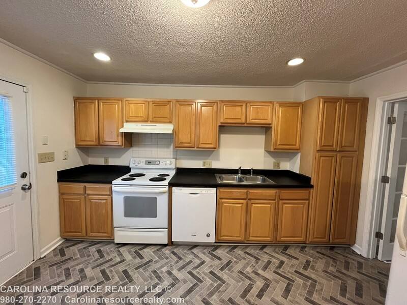 Townhouse for rent at 4535 Dawnwood Dr, Charlotte, NC 28212