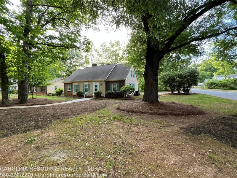 Townhouse for rent at 4535 Dawnwood Dr, Charlotte, NC 28212