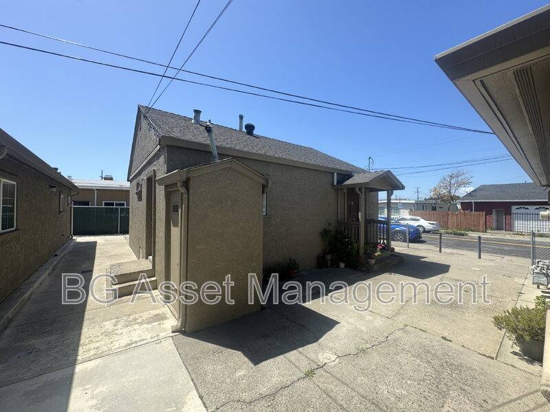 Apartment for rent at 1680 24th St, San Pablo, CA 94806