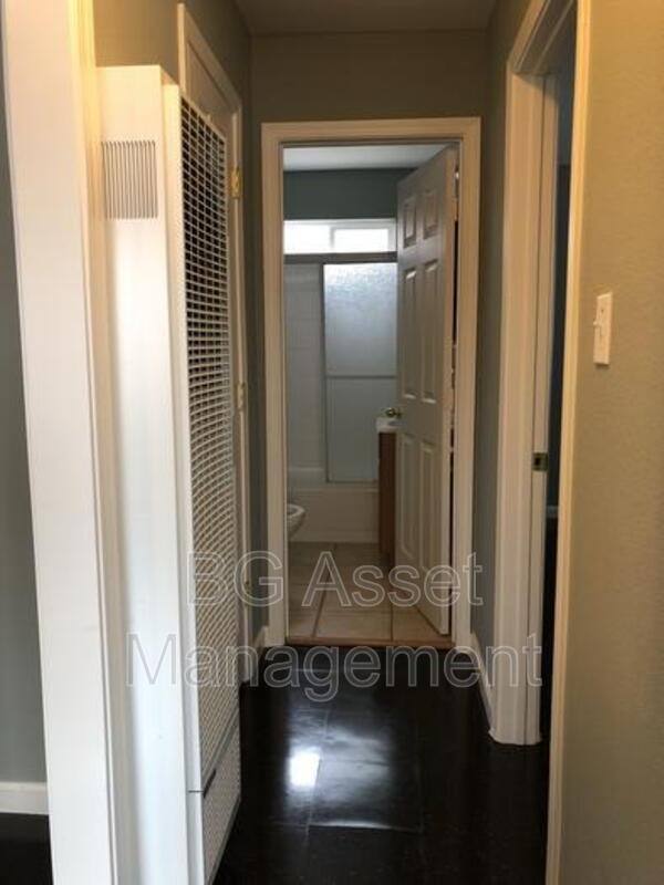Apartment for rent at 1680 24th St, San Pablo, CA 94806