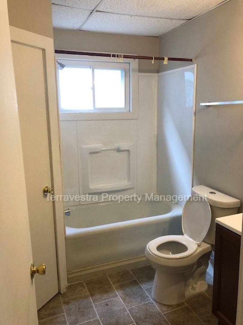 Apartment for rent at 31 Lane Ave, Gloucester City, NJ 08030