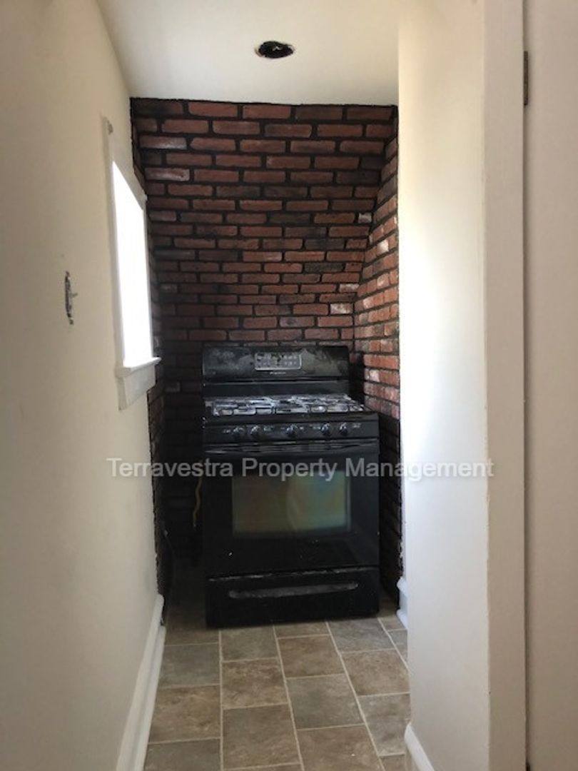 Apartment for rent at 31 Lane Ave, Gloucester City, NJ 08030
