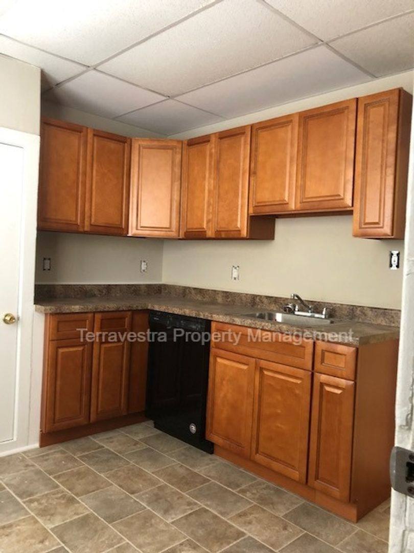 Apartment for rent at 31 Lane Ave, Gloucester City, NJ 08030
