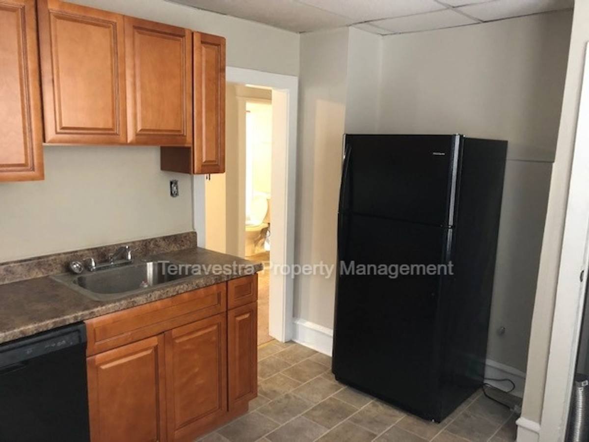 Apartment for rent at 31 Lane Ave, Gloucester City, NJ 08030
