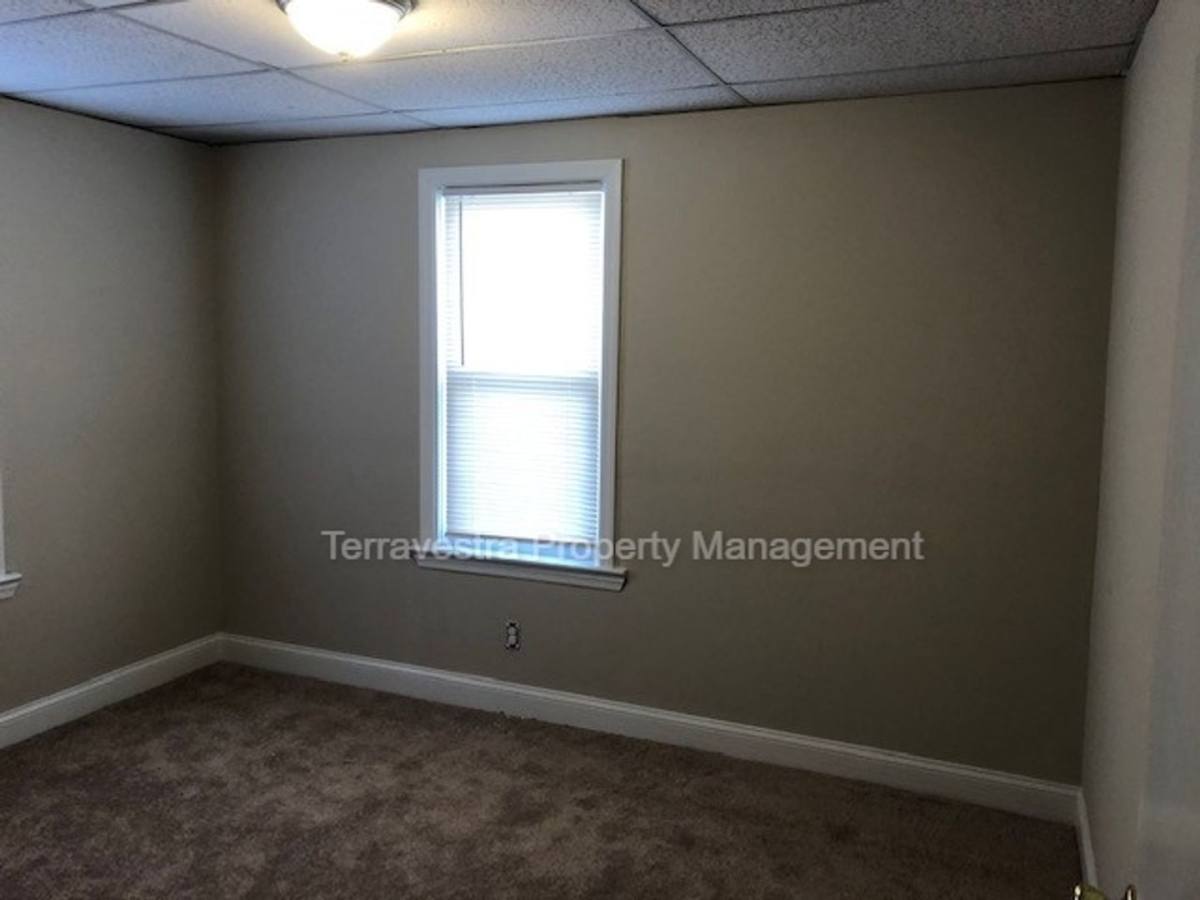Apartment for rent at 31 Lane Ave, Gloucester City, NJ 08030
