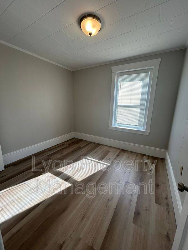 Apartment for rent at 415 Main St #5, Fairhaven, MA 02719