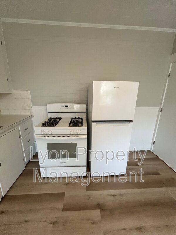 Apartment for rent at 415 Main St #5, Fairhaven, MA 02719