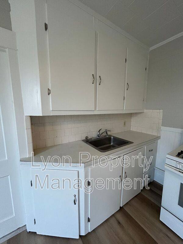 Apartment for rent at 415 Main St #5, Fairhaven, MA 02719