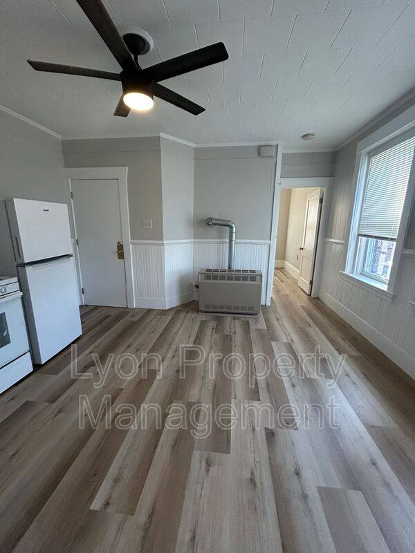 Apartment for rent at 415 Main St #5, Fairhaven, MA 02719