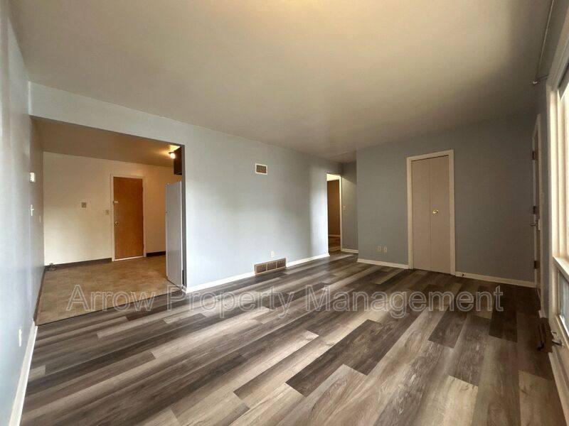 Apartment for rent at 915 Lincoln-3, Hebron, NE 68370