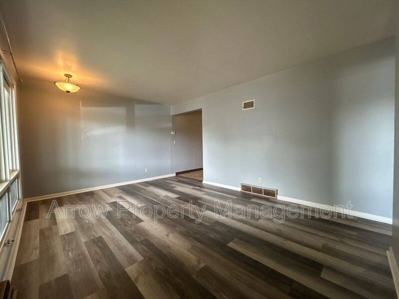 Apartment for rent at 915 Lincoln-3, Hebron, NE 68370