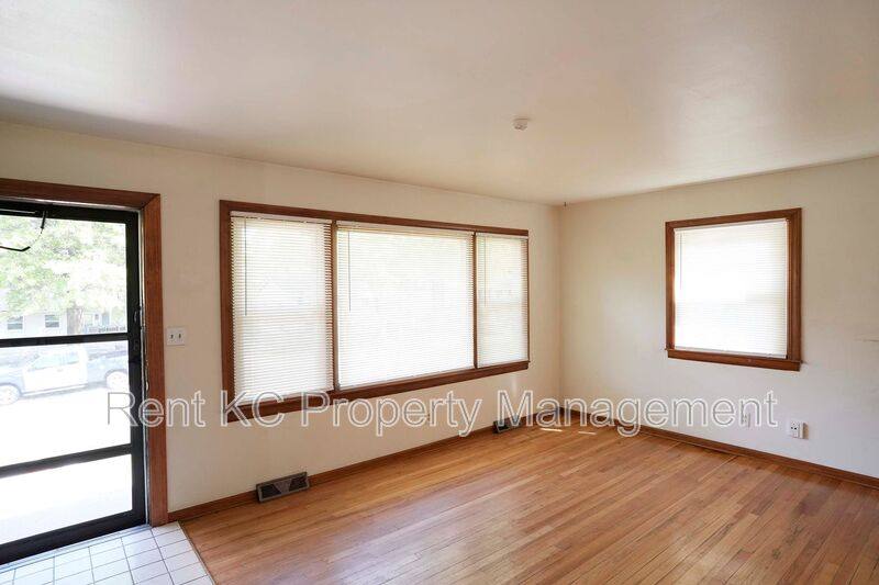 House for rent at 5540 N Garfield Ave, Kansas City, MO 64118