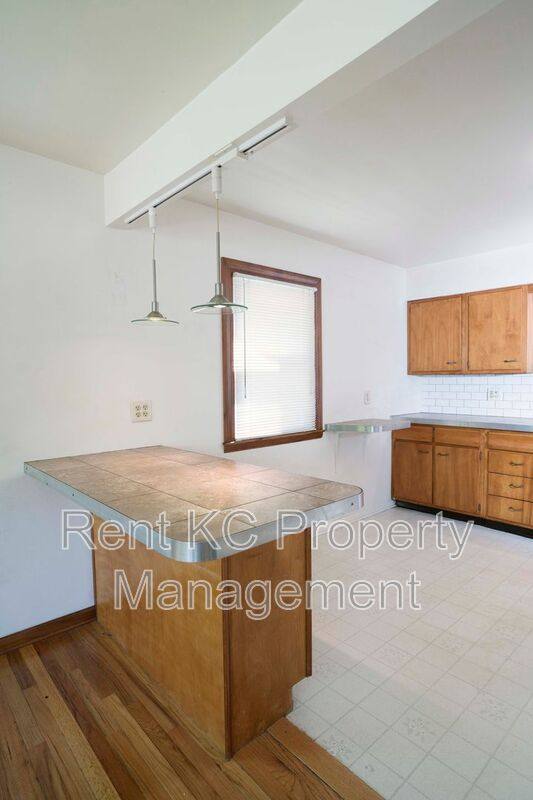 House for rent at 5540 N Garfield Ave, Kansas City, MO 64118