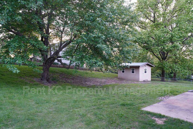 House for rent at 5540 N Garfield Ave, Kansas City, MO 64118