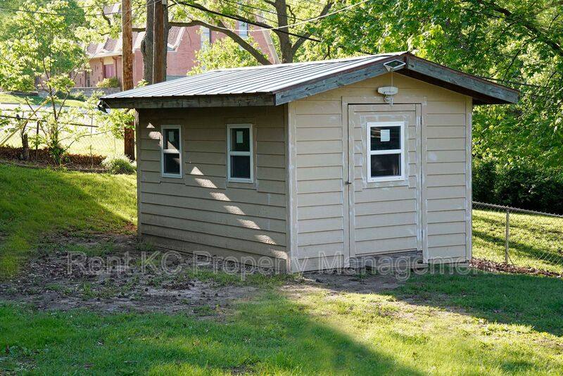 House for rent at 5540 N Garfield Ave, Kansas City, MO 64118
