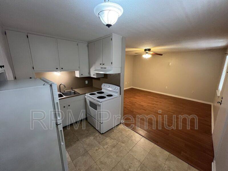Apartment for rent at 4133 Lee St #17, Zachary, LA 70791