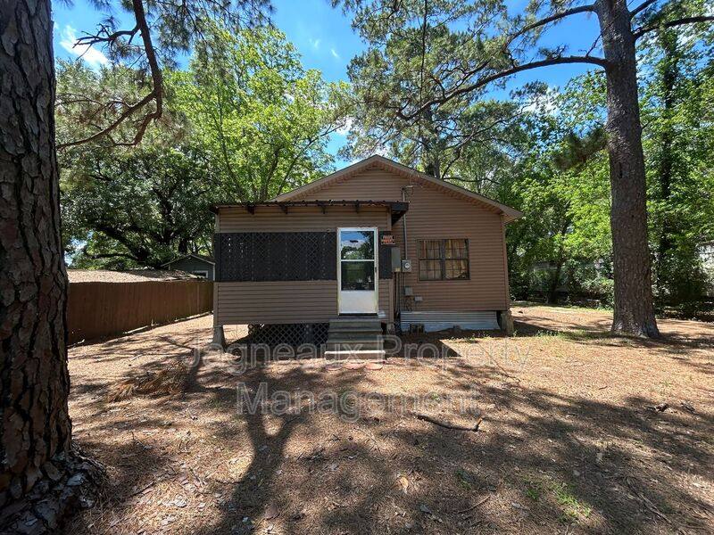 Apartment for rent at 311 June St, Eunice, LA 70535