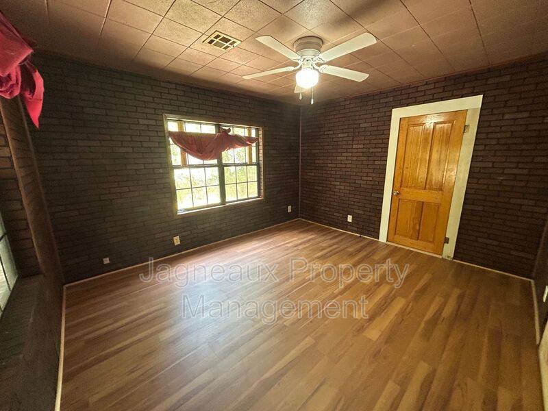 Apartment for rent at 311 June St, Eunice, LA 70535