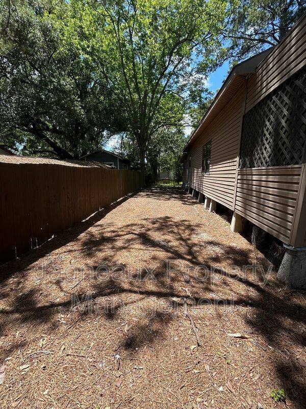 Apartment for rent at 311 June St, Eunice, LA 70535