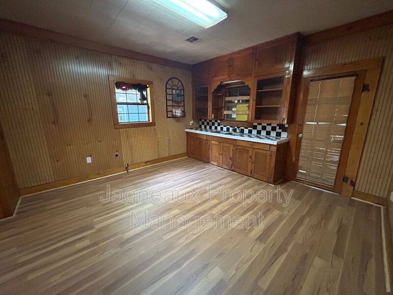 Apartment for rent at 311 June St, Eunice, LA 70535