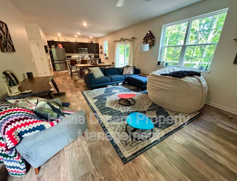 House for rent at 81 Pinewood Rd, Fredericksburg, VA 22405