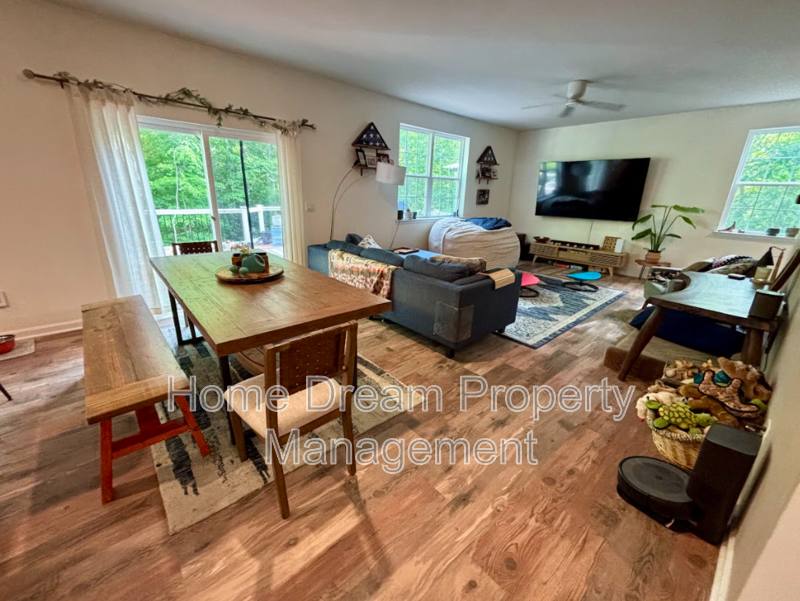 House for rent at 81 Pinewood Rd, Fredericksburg, VA 22405