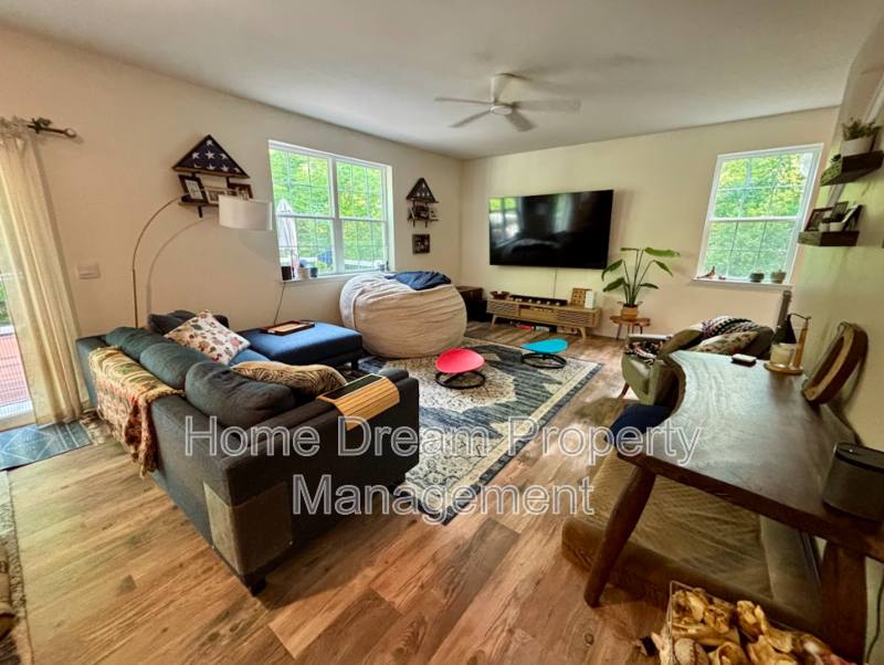 House for rent at 81 Pinewood Rd, Fredericksburg, VA 22405