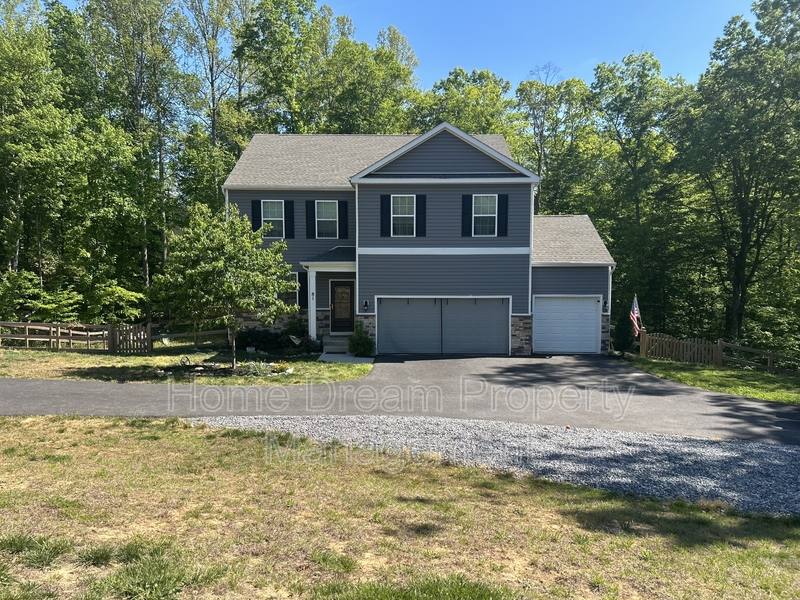 House for rent at 81 Pinewood Rd, Fredericksburg, VA 22405