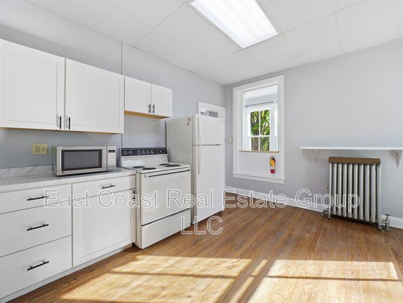 Apartment for rent at 323 N Potomac St #3, Hagerstown, MD 21740