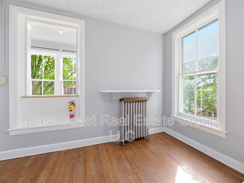 Apartment for rent at 323 N Potomac St #3, Hagerstown, MD 21740