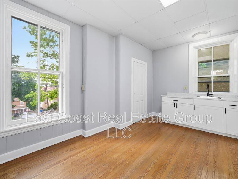 Apartment for rent at 323 N Potomac St #3, Hagerstown, MD 21740
