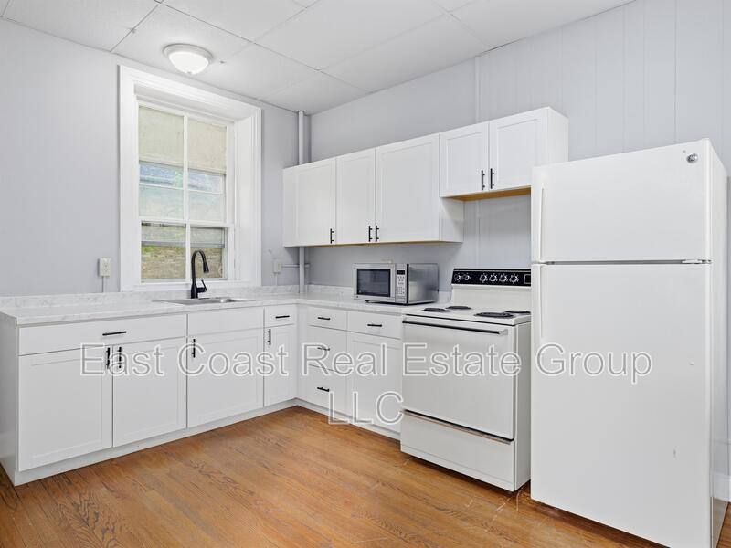 Apartment for rent at 323 N Potomac St #3, Hagerstown, MD 21740
