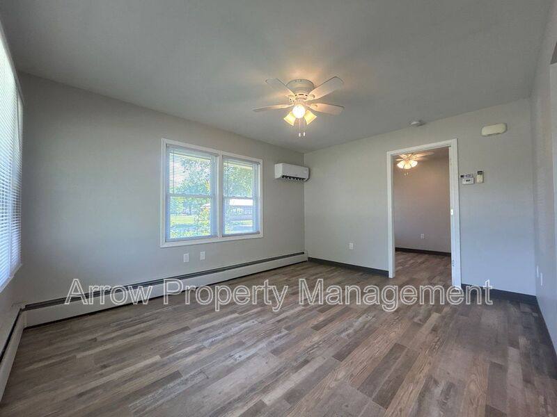 Apartment for rent at 407 H St #7, Hamburg, IA 51640