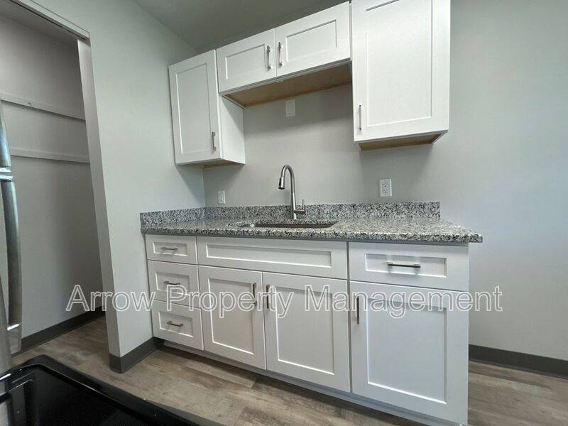 Apartment for rent at 407 H St #7, Hamburg, IA 51640