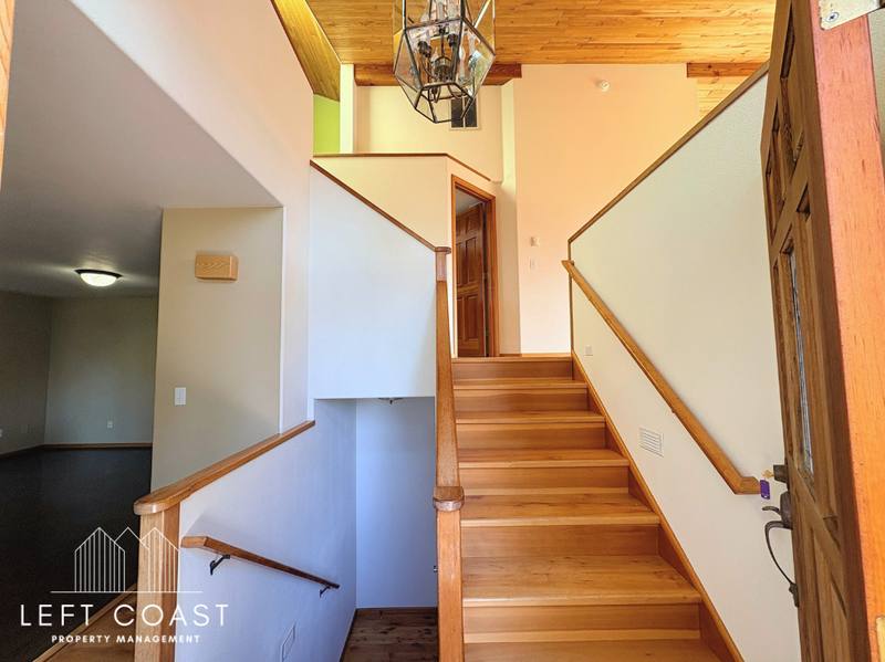House for rent at 7205 SW Burl Dr, Waldport, OR 97394