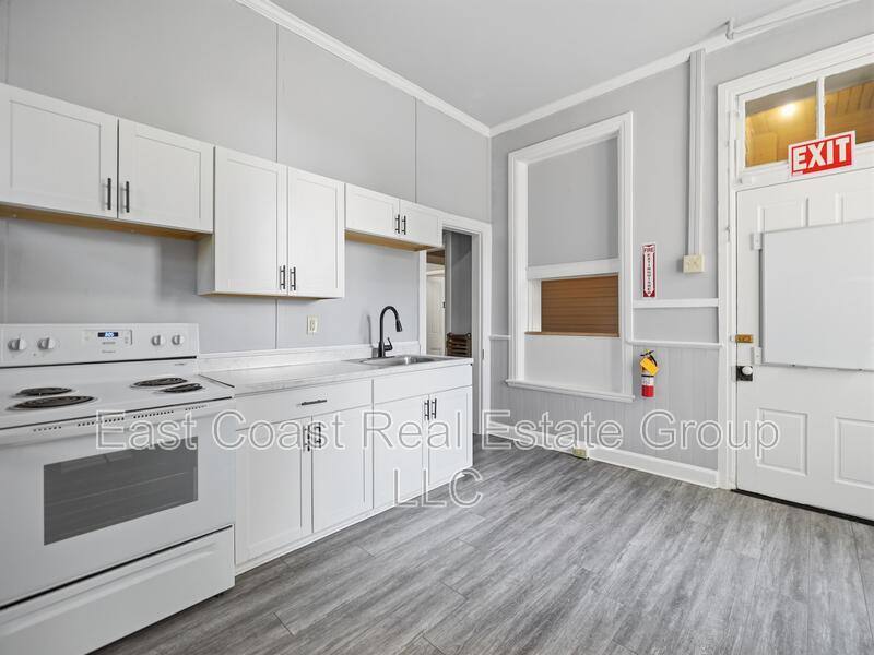 Apartment for rent at 323 N Potomac St #1, Hagerstown, MD 21740