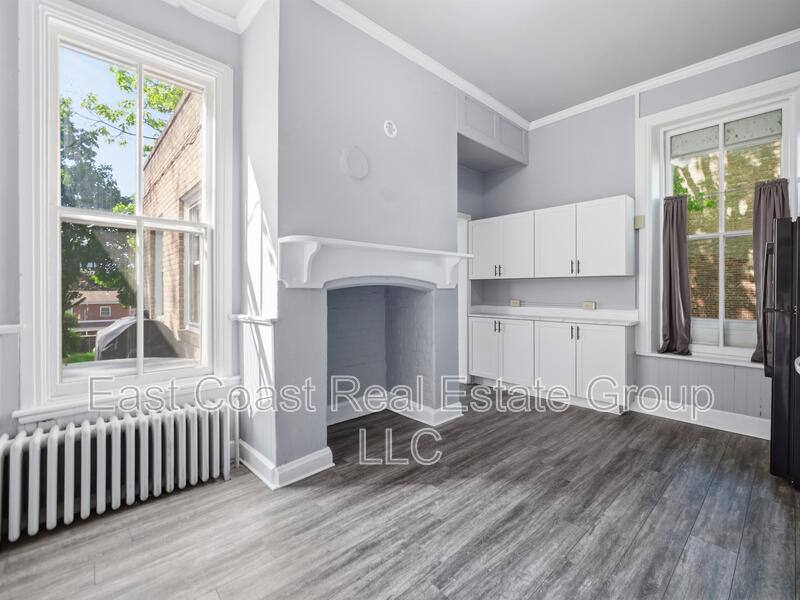 Apartment for rent at 323 N Potomac St #1, Hagerstown, MD 21740