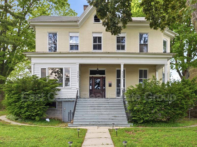 Apartment for rent at 323 N Potomac St #1, Hagerstown, MD 21740