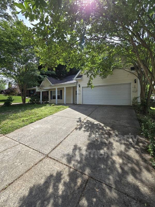House for rent at 3850 Fircrest Dr, Charlotte, NC 28217