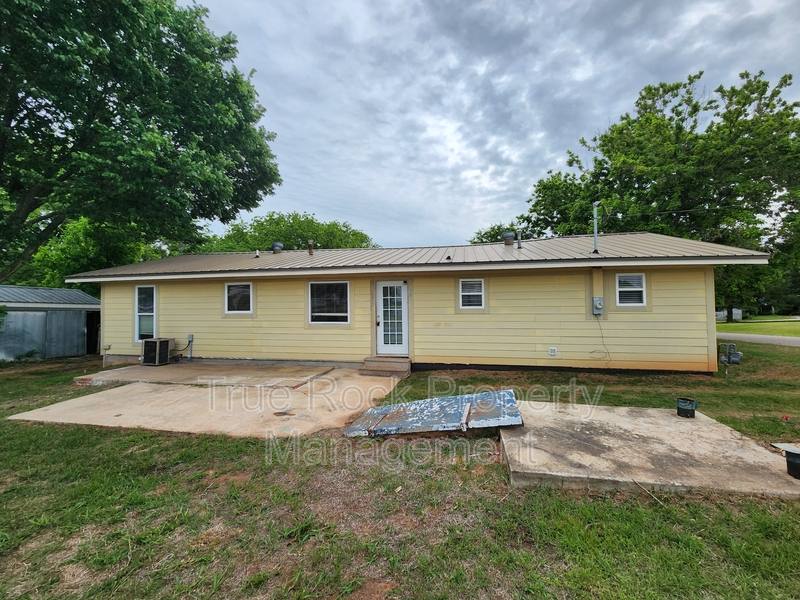 House for rent at 101 N Division St, Asher, OK 74826