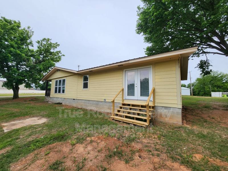 House for rent at 101 N Division St, Asher, OK 74826