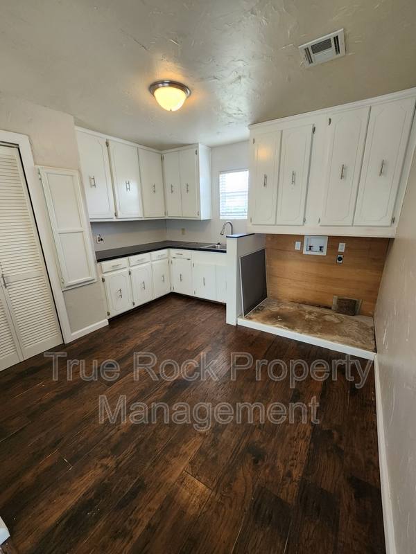House for rent at 101 N Division St, Asher, OK 74826