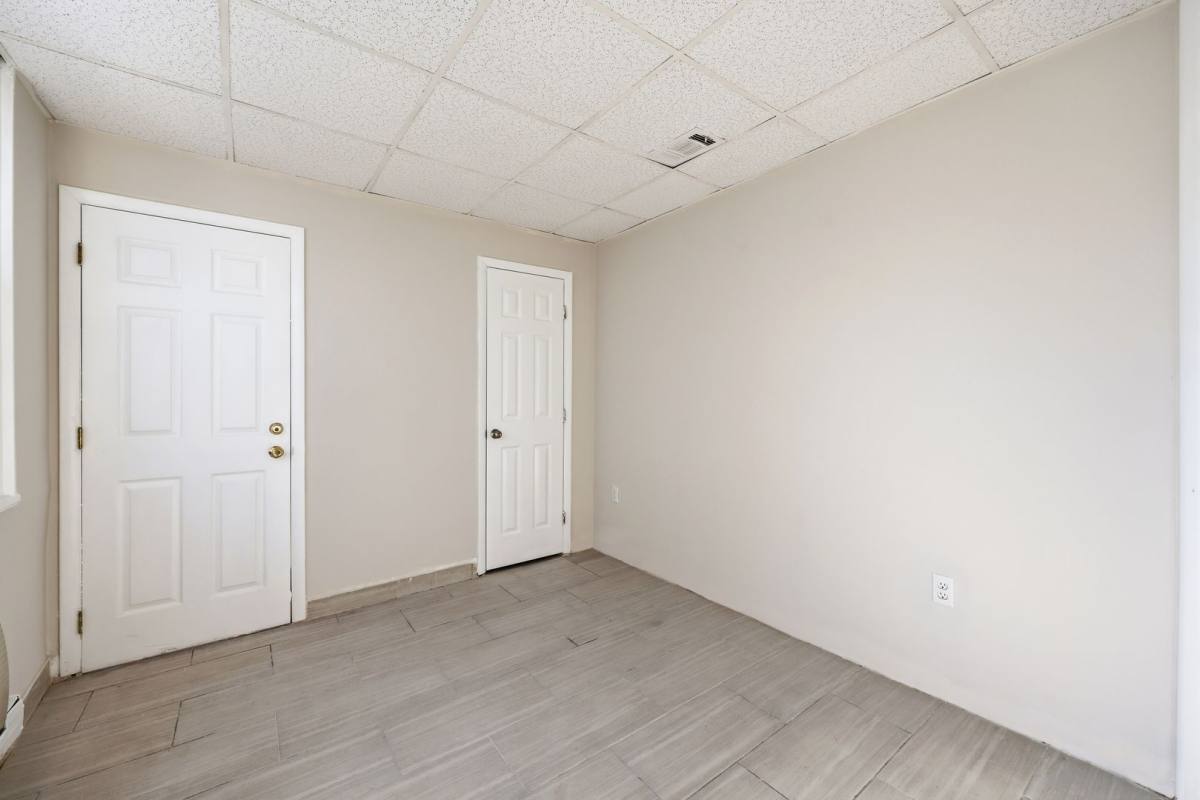 Apartment for rent at 805 W New York Ave, Somers Point, NJ 08244