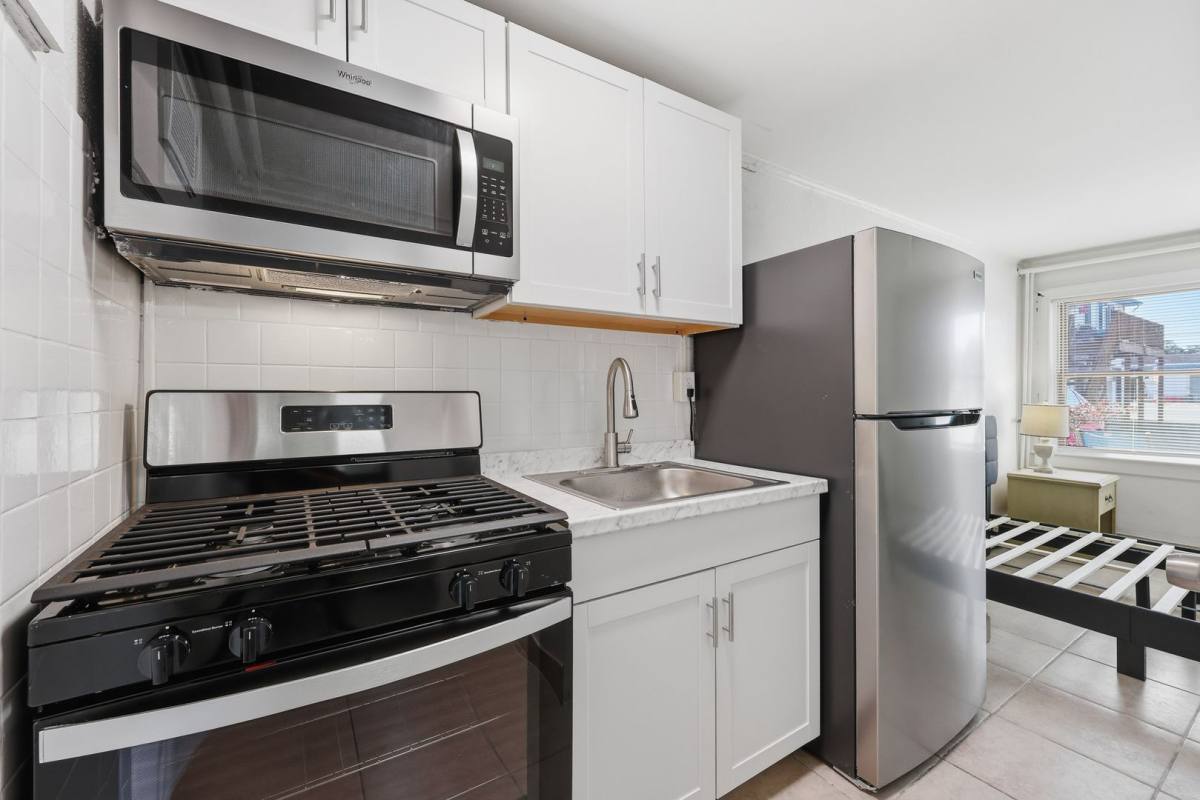 Apartment for rent at 805 W New York Ave, Somers Point, NJ 08244