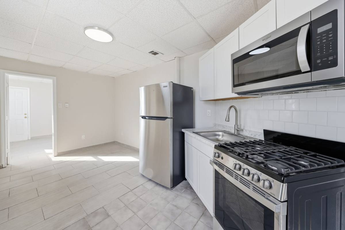 Apartment for rent at 805 W New York Ave, Somers Point, NJ 08244