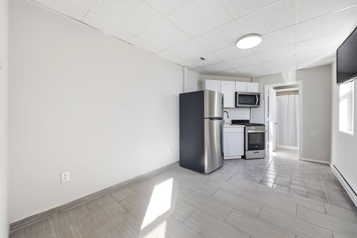 Apartment for rent at 805 W New York Ave, Somers Point, NJ 08244