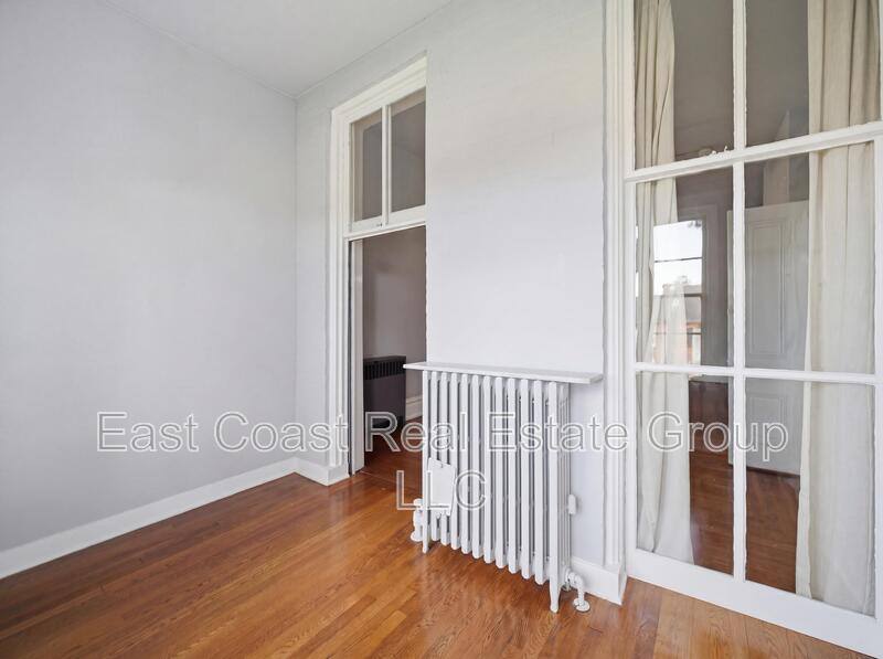 Apartment for rent at 323 N Potomac St #2, Hagerstown, MD 21740