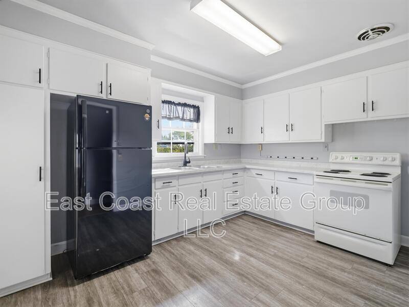 Apartment for rent at 323 N Potomac St #2, Hagerstown, MD 21740