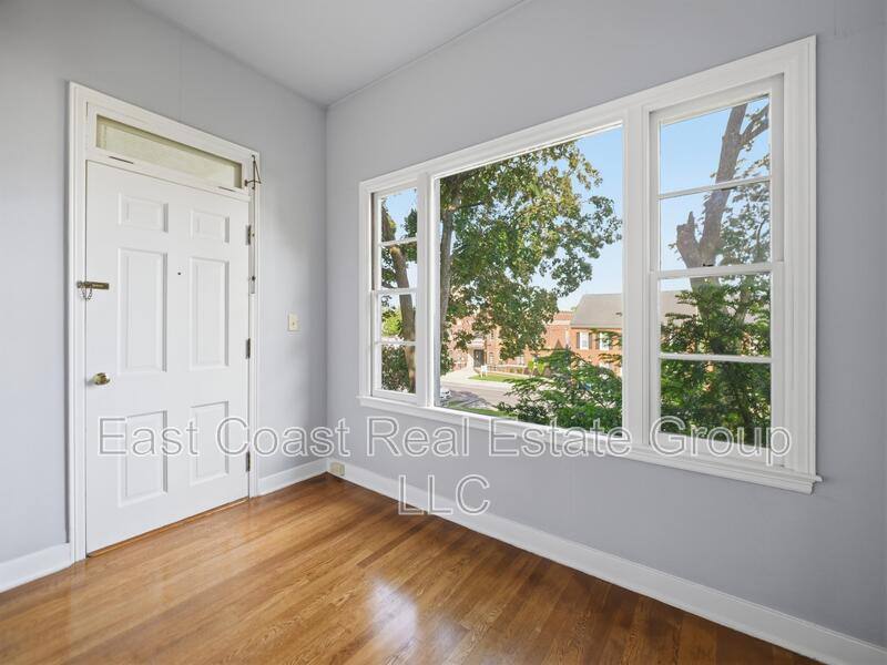 Apartment for rent at 323 N Potomac St #2, Hagerstown, MD 21740