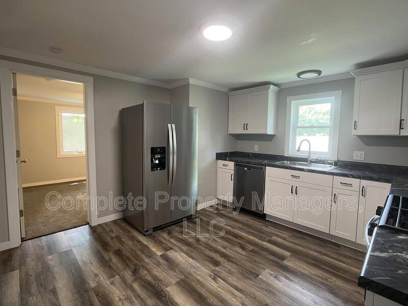 Apartment for rent at 930 S Broadway Ave #1, Albert Lea, MN 56007